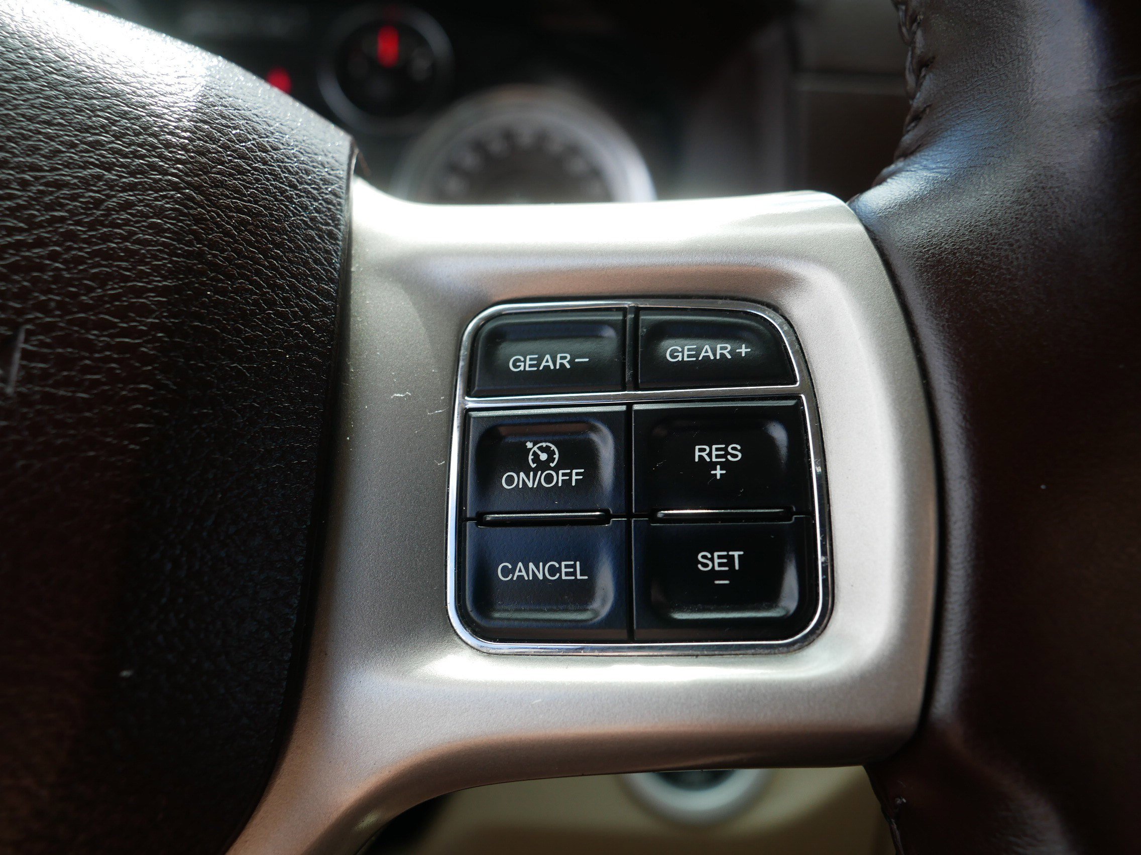Used 2018 RAM 1500 Laramie w/ Convenience Group AWD/4WD image 29