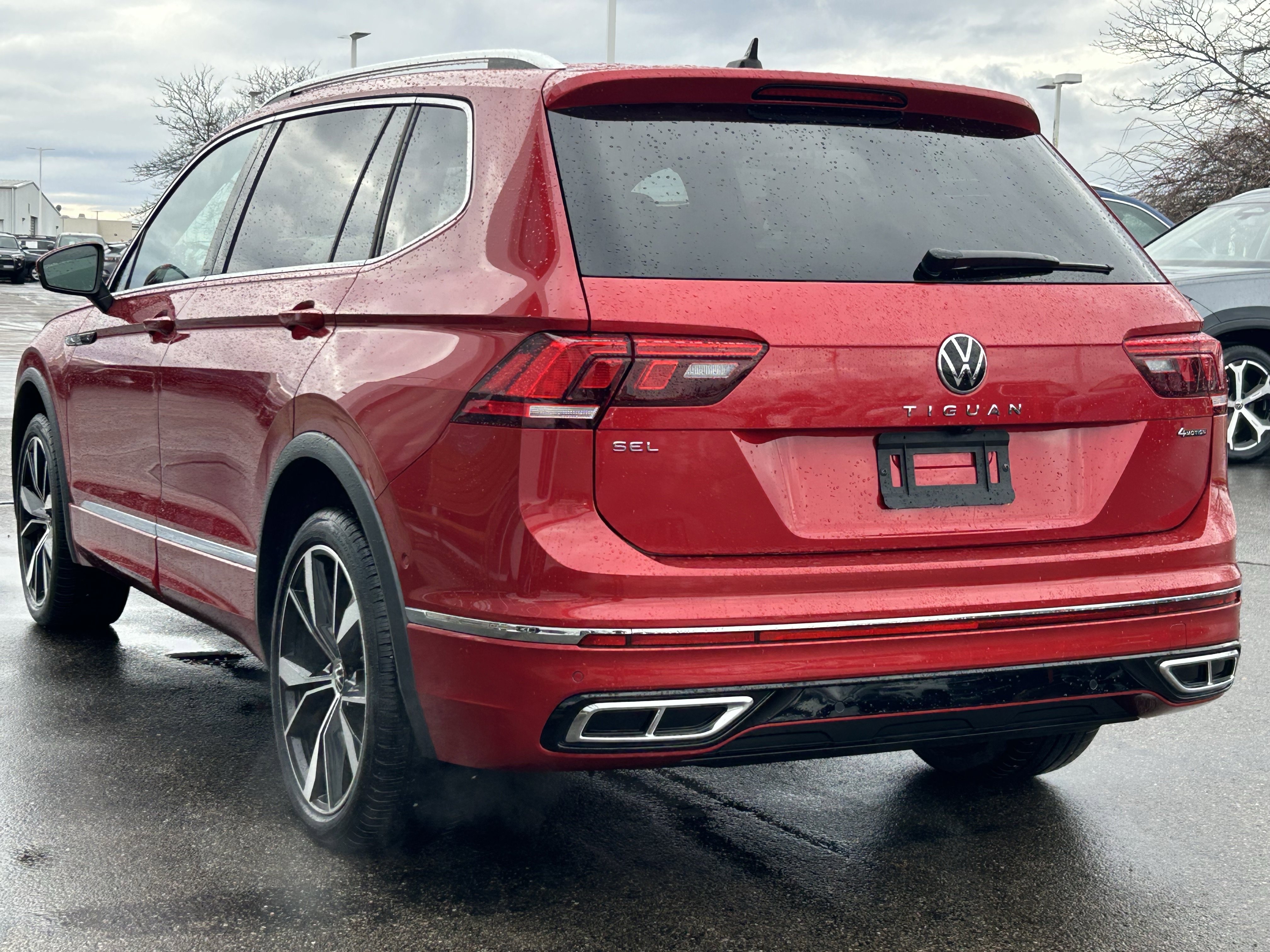 Certified 2024 Volkswagen Tiguan SEL R-Line image 5