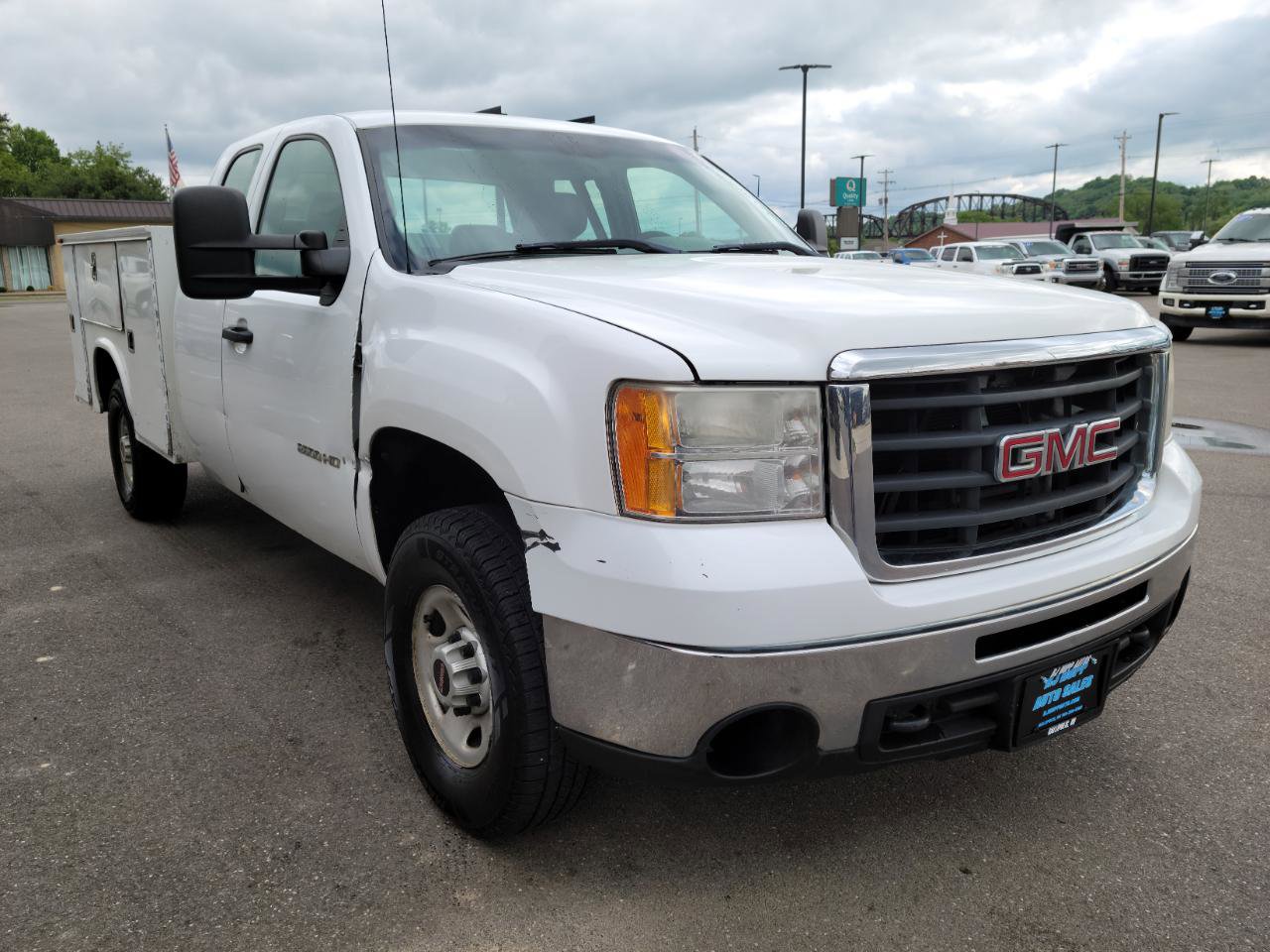 Used 2010 GMC Sierra 2500 W/T RWD image 3