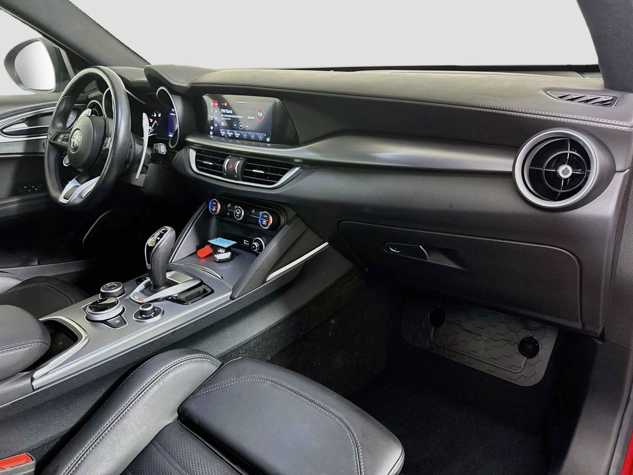 Used 2023 Alfa Romeo Stelvio Veloce AWD/4WD image 30