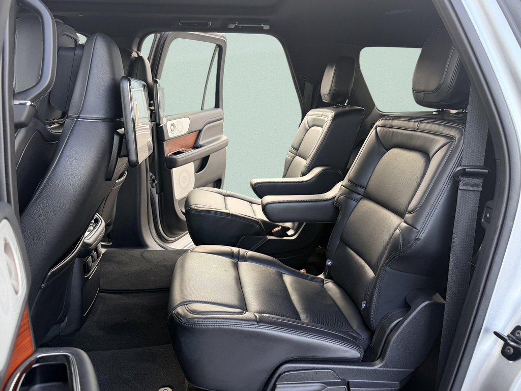 Used 2021 Lincoln Navigator L Reserve w/ Luxury Package AWD/4WD image 35