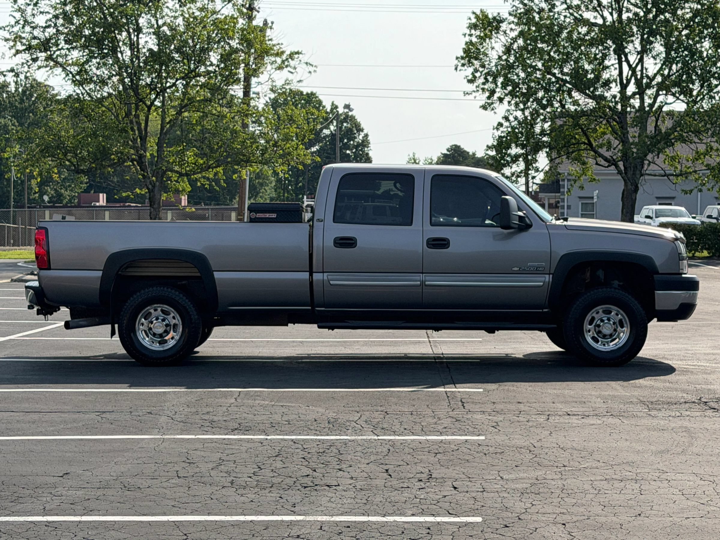 Used 2006 Chevrolet Silverado 2500 LT w/ Heavy-Duty Power Package AWD/4WD image 5