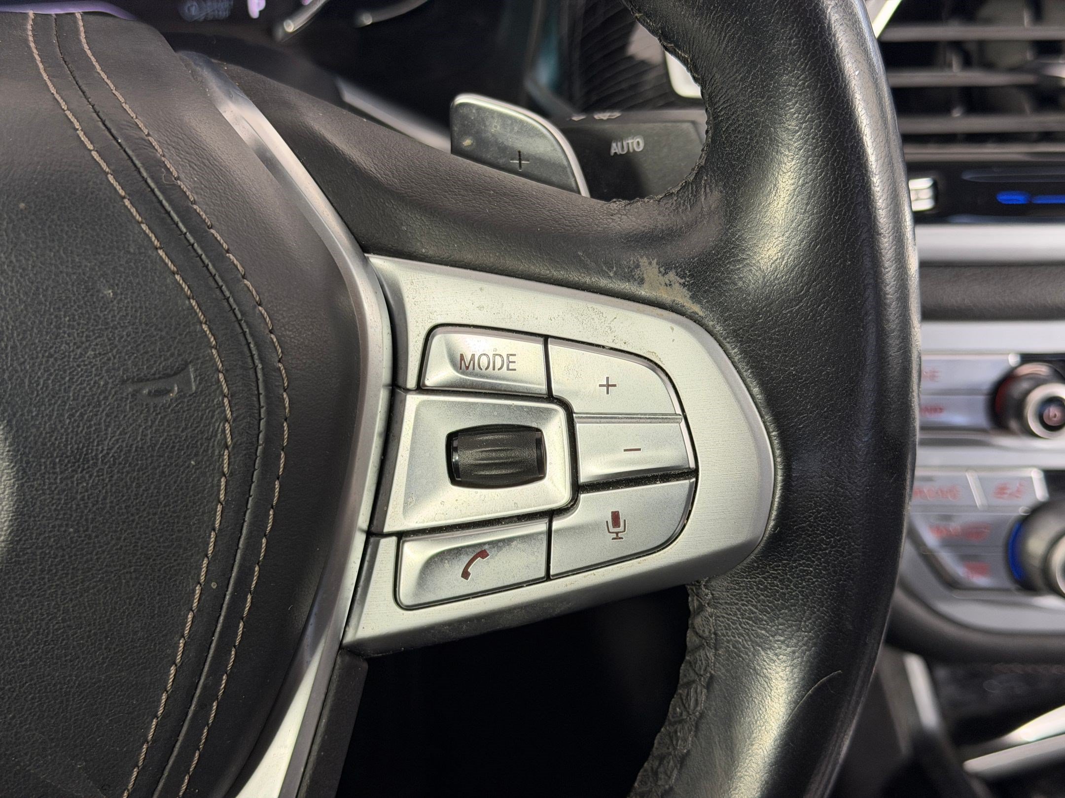 Used 2019 BMW 740i w/ M Sport Package RWD image 28