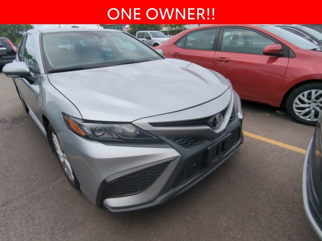 Used 2024 Toyota Camry SE FWD image 3