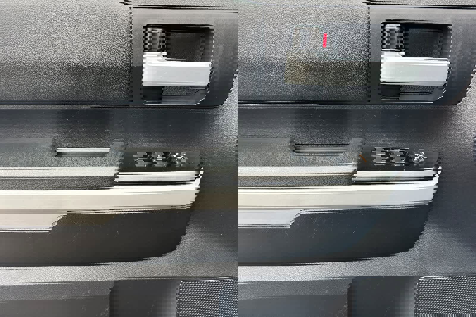 Used 2018 Toyota Tundra SR5 w/ SR5 Upgrade Package image 12