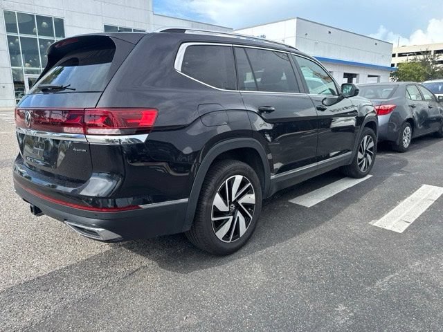 Used 2025 Volkswagen Atlas SEL AWD/4WD image 8