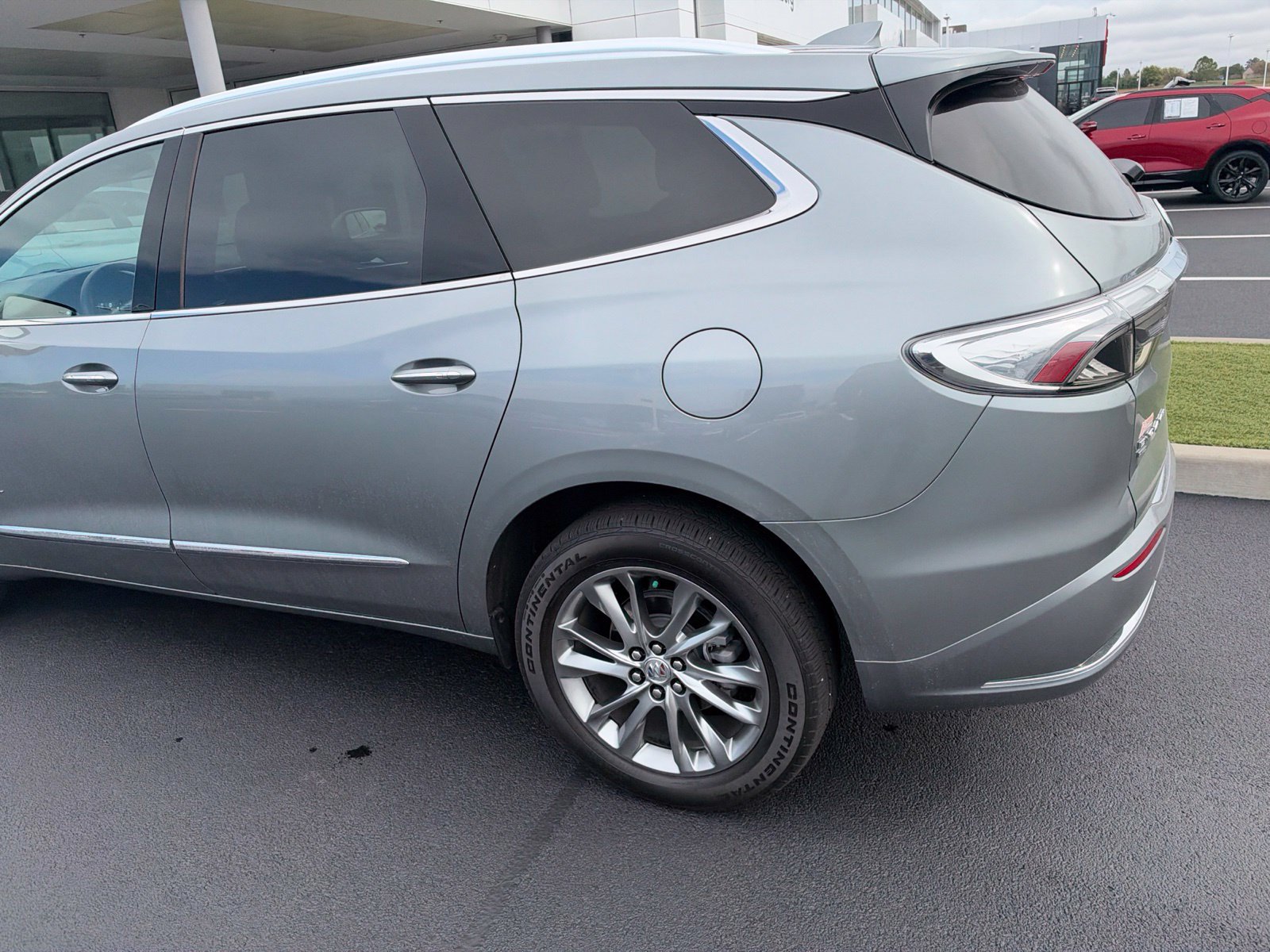 Used 2023 Buick Enclave Avenir w/ Avenir Technology Package AWD/4WD image 10