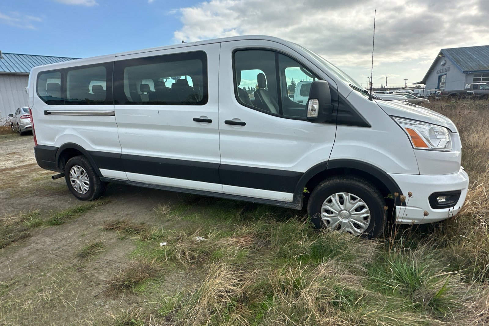 Used 2021 Ford Transit 350 XLT image 2
