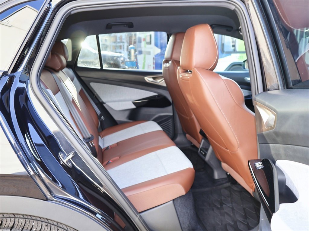 Certified 2024 Volkswagen ID.4 Standard image 30