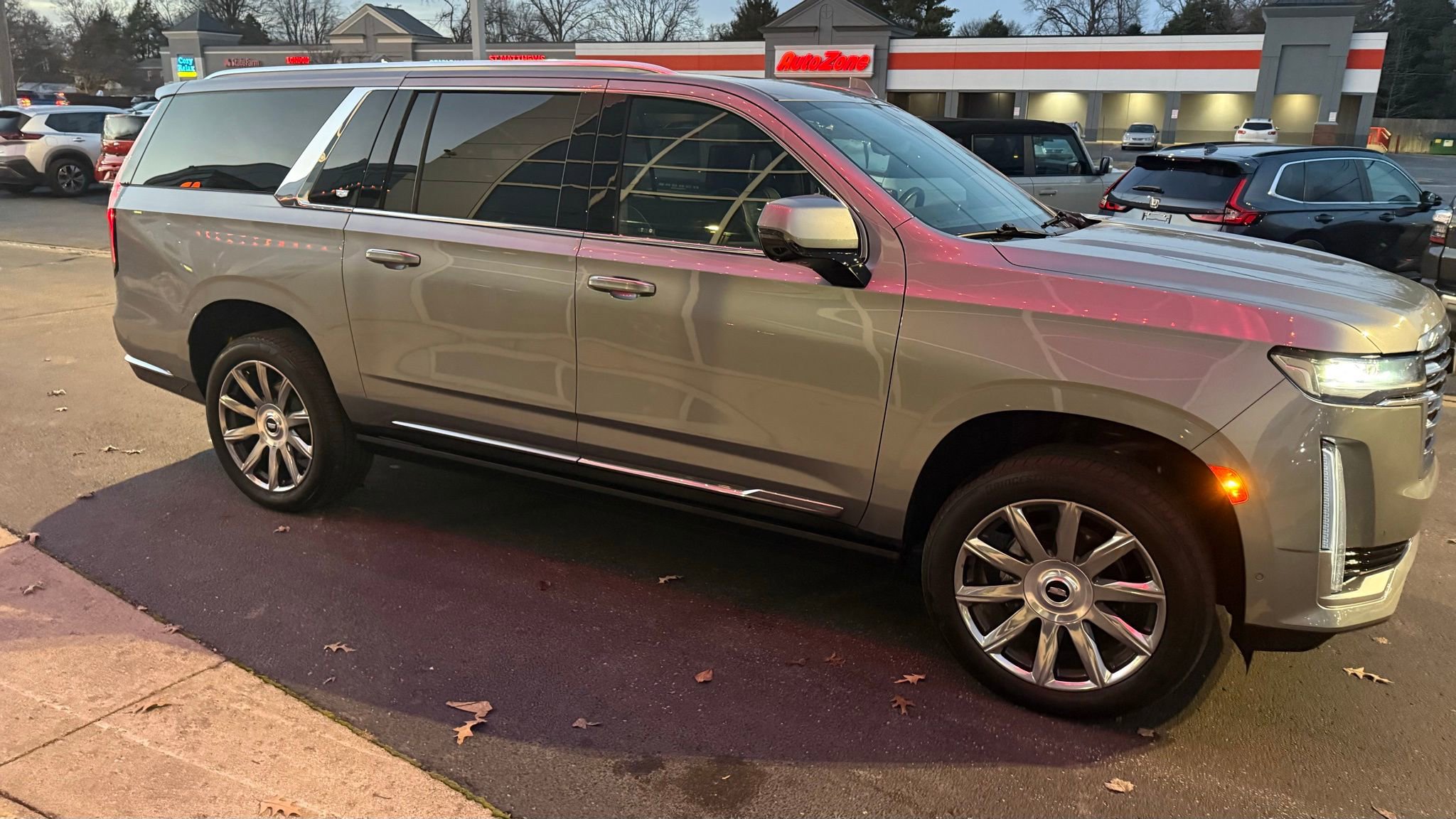 Used 2024 Cadillac Escalade ESV Premium Luxury Platinum w/ Heavy-Duty Trailer Package image 5