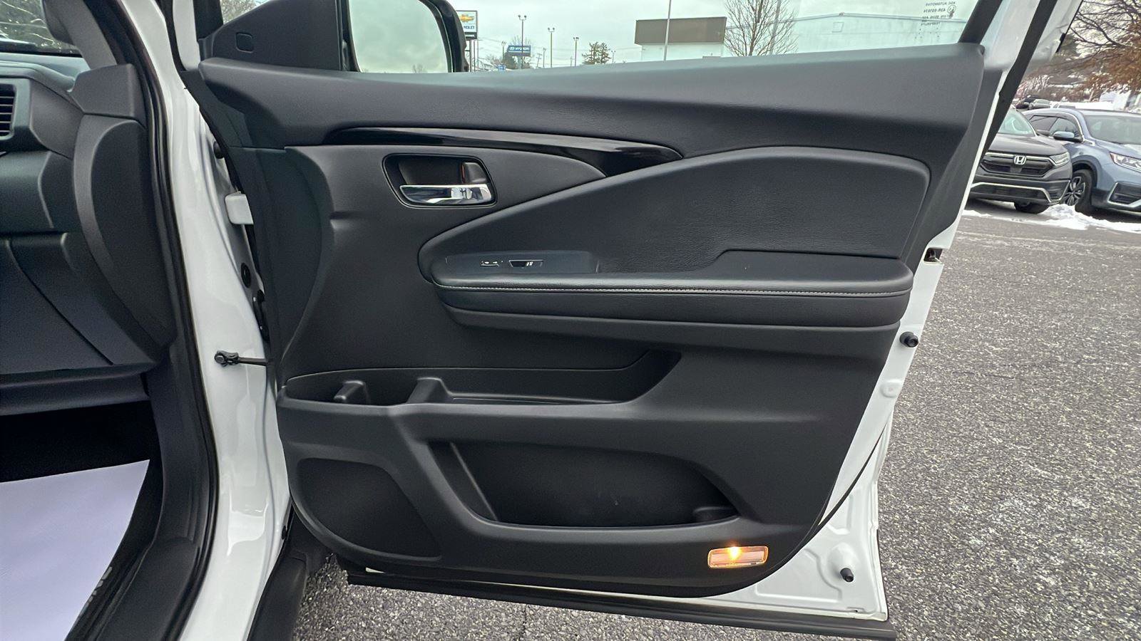 Used 2020 Honda Ridgeline RTL-E image 12