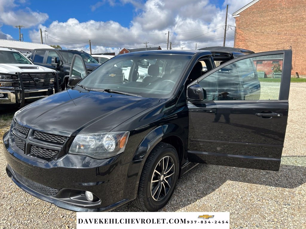 Used 2014 Dodge Grand Caravan SXT w/ UConnect Hands-Free Group FWD image 17
