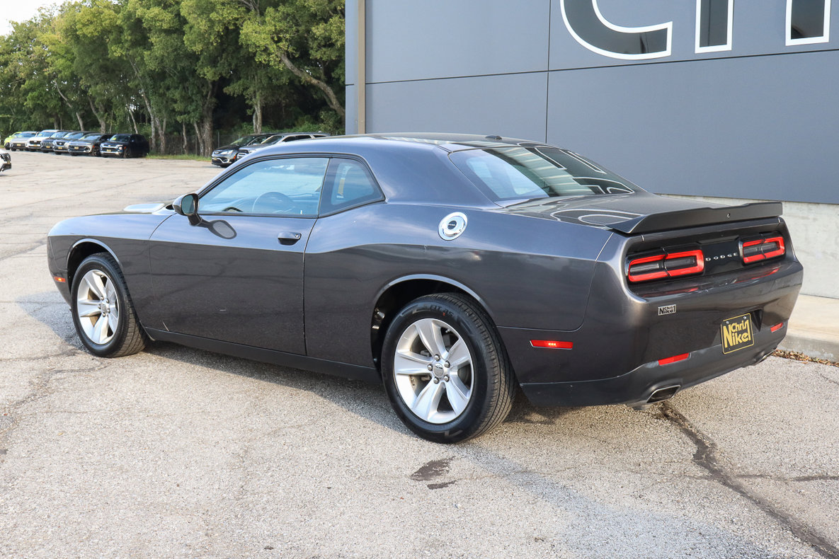 Used 2023 Dodge Challenger SXT image 6