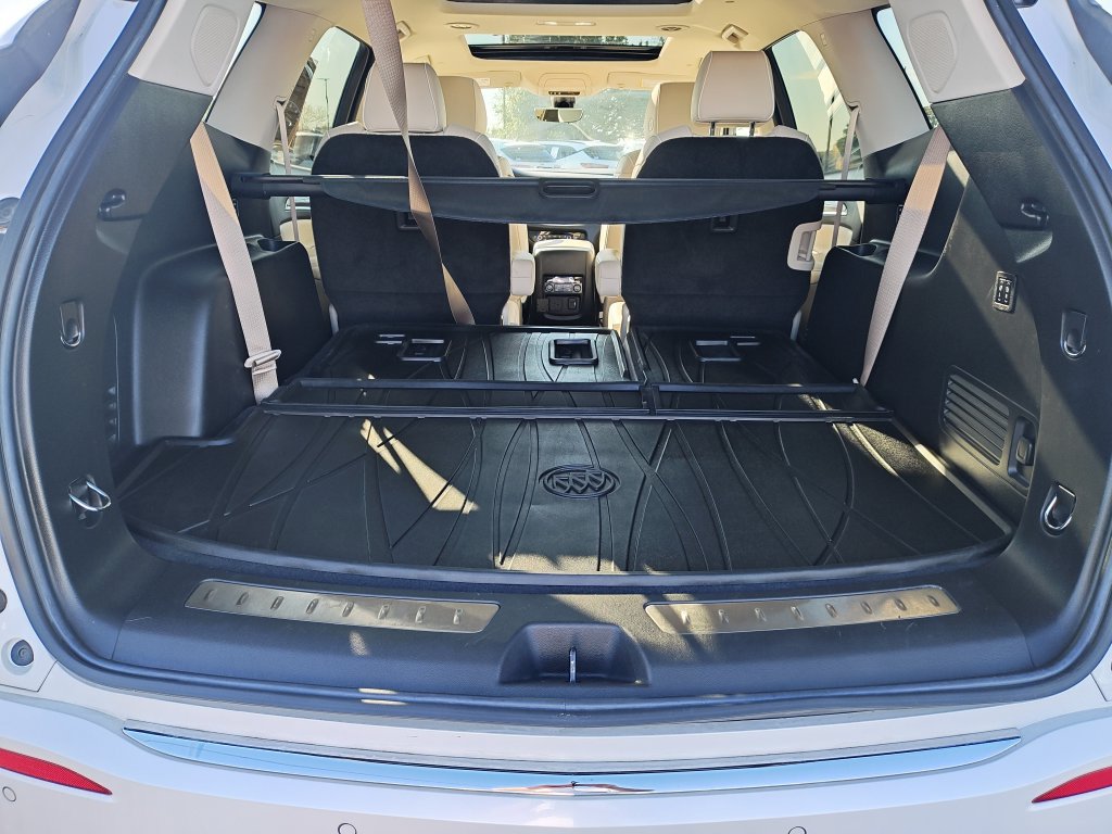 Used 2022 Buick Enclave Avenir w/ Avenir Technology Package AWD/4WD image 9