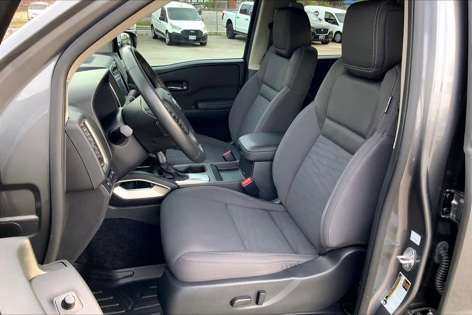 Used 2024 Nissan Frontier SV w/ SV Convenience Package RWD image 8