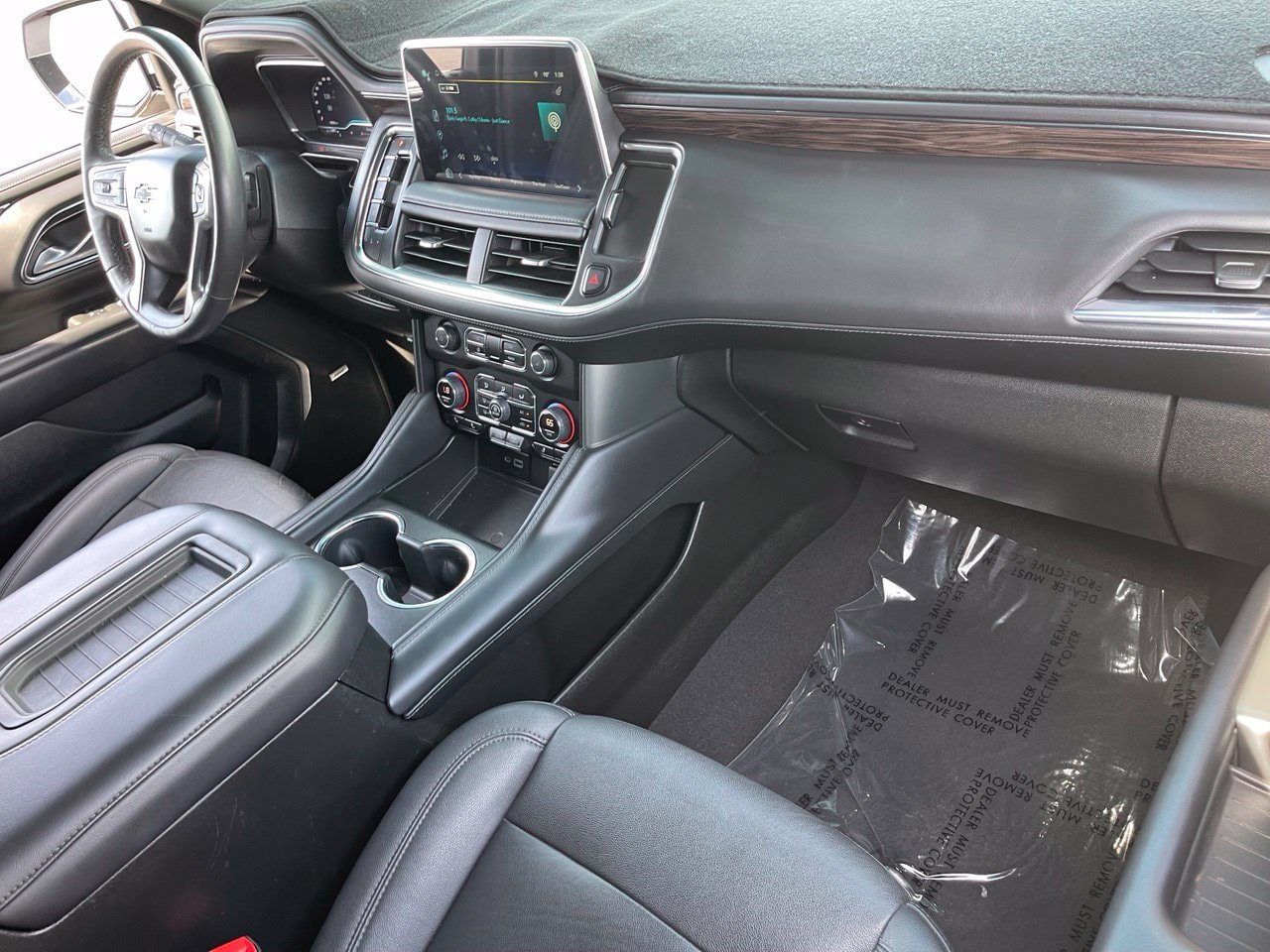 Used 2022 Chevrolet Tahoe Z71 w/ Luxury Package AWD/4WD image 13