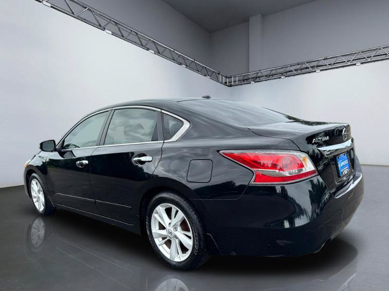 Used 2015 Nissan Altima 2.5 SV w/ Convenience Package FWD image 5