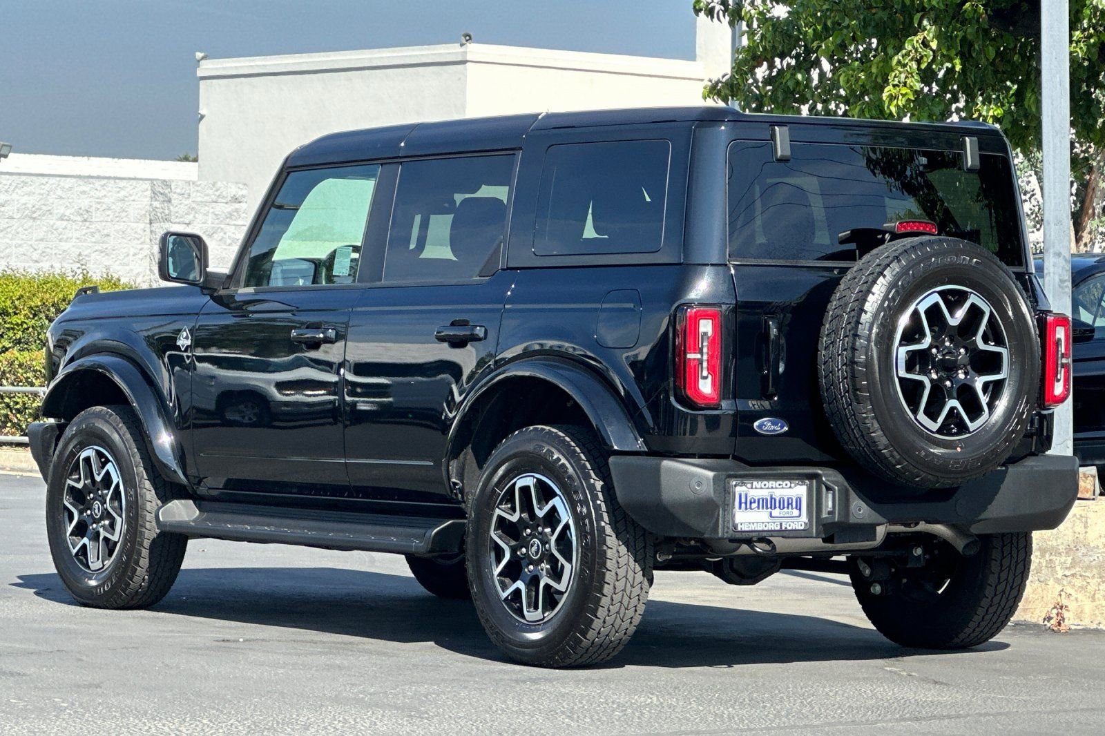 Used 2025 Ford Bronco Outer Banks image 6