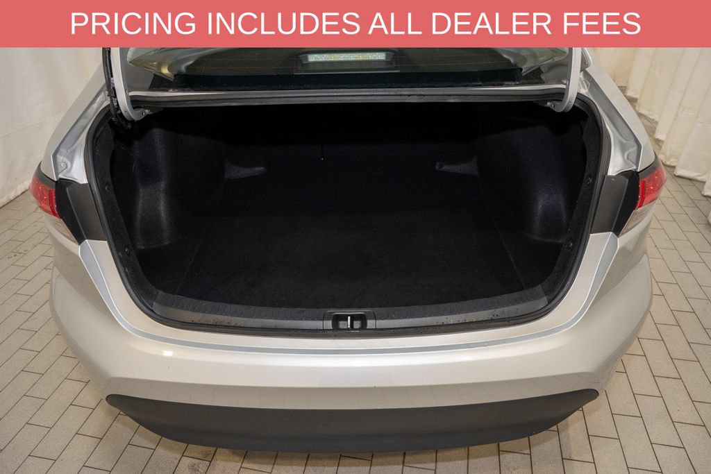Used 2024 Toyota Corolla LE FWD image 5