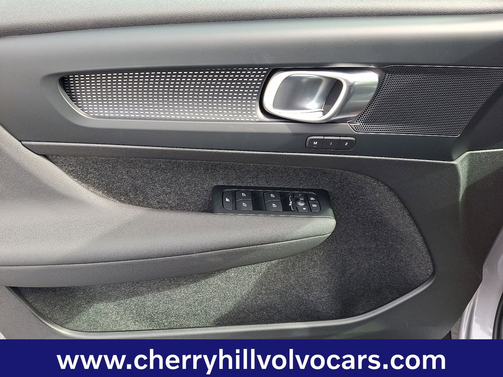 New 2026 Volvo EX40 Plus w/ Climate Package image 9