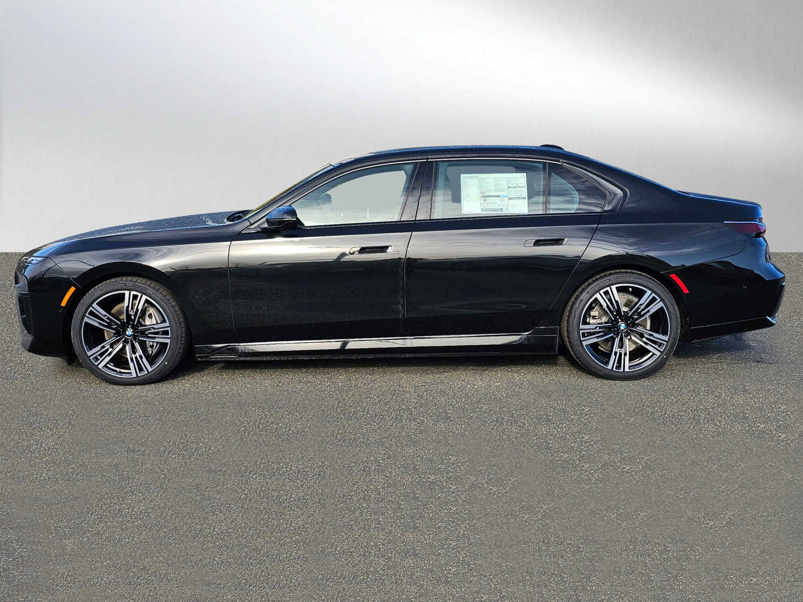 New 2024 BMW i7 xDrive60 image 25