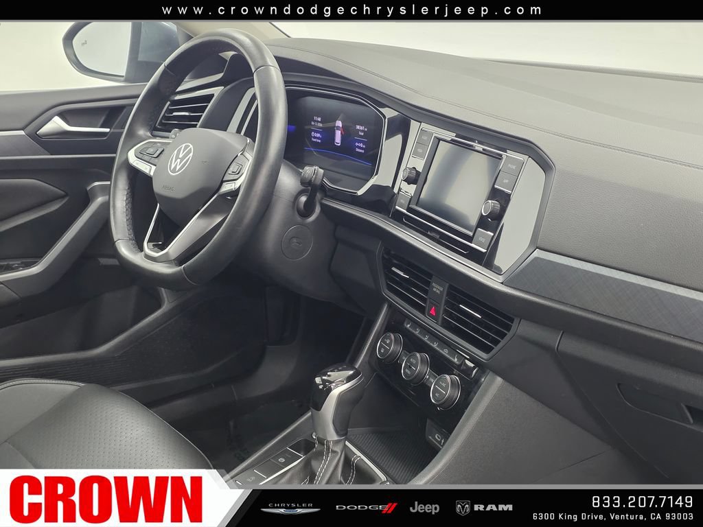 Used 2024 Volkswagen Jetta SE FWD image 12
