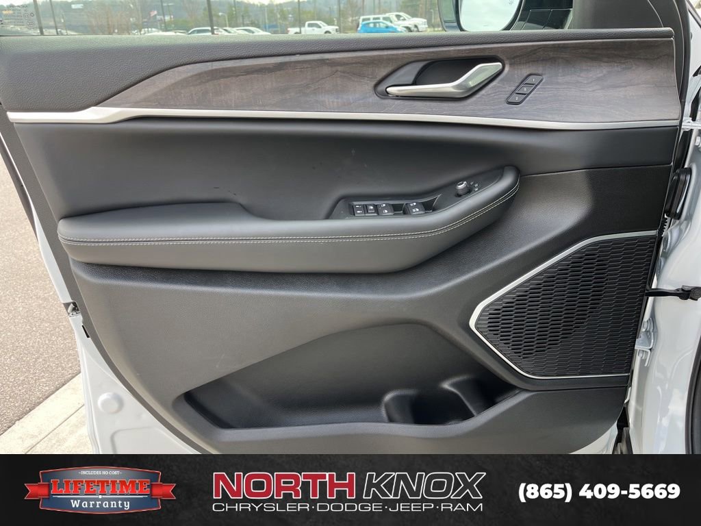 New 2026 Jeep Grand Cherokee L Limited image 5