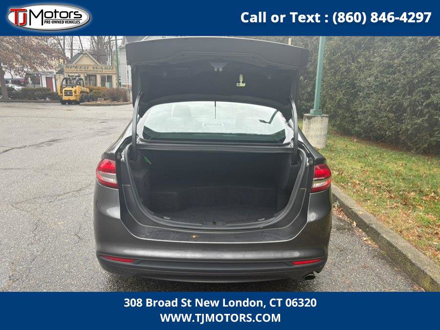 Used 2017 Ford Fusion S image 10