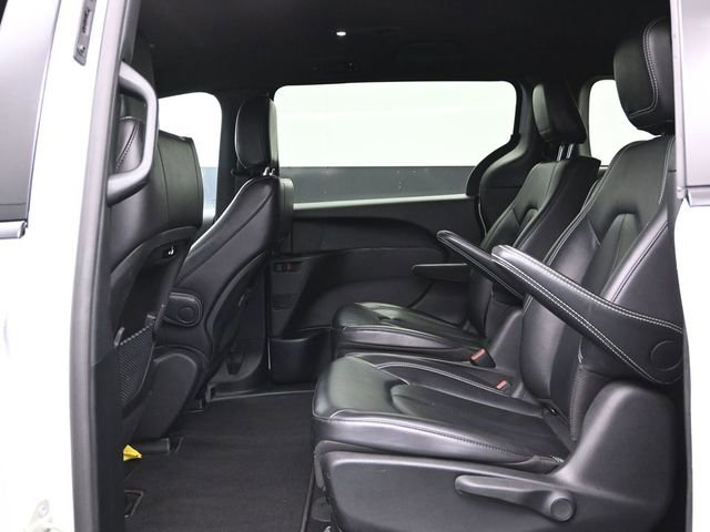Certified 2024 Chrysler Pacifica Select image 23
