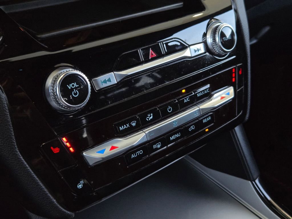 Used 2024 Ford Explorer ST-Line w/ Class IV Trailer Tow Package image 19