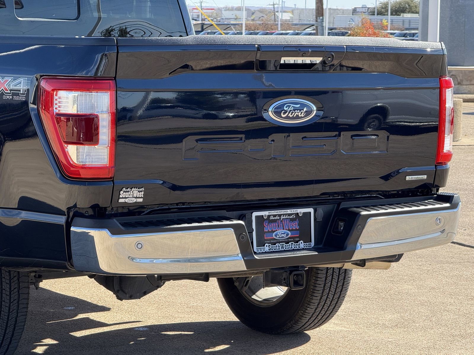 Used 2023 Ford F150 Lariat w/ Trailer Tow Package image 6