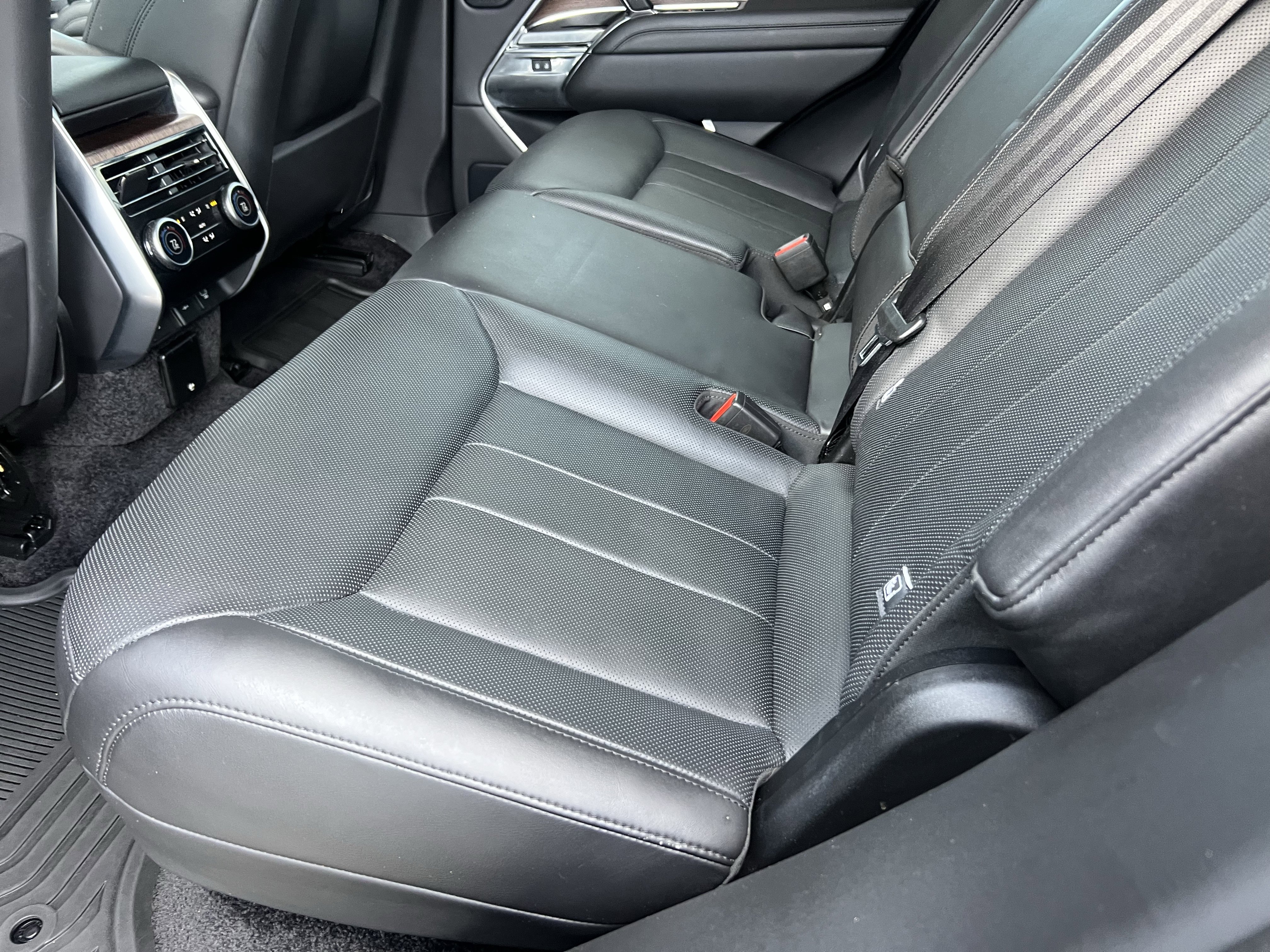 Certified 2023 Land Rover Range Rover SE image 35