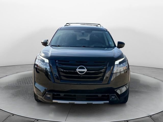 Used 2024 Nissan Pathfinder Platinum w/ Lighting Package (N93) AWD/4WD image 8