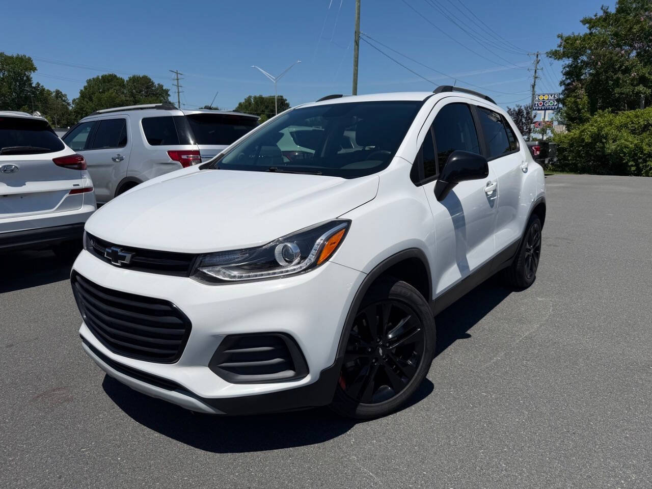 Used 2022 Chevrolet Trax LT w/ Redline Edition AWD/4WD image 1