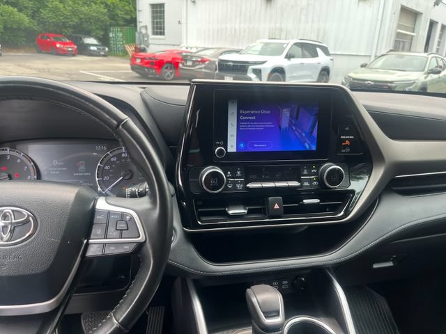 Used 2023 Toyota Highlander LE FWD image 15