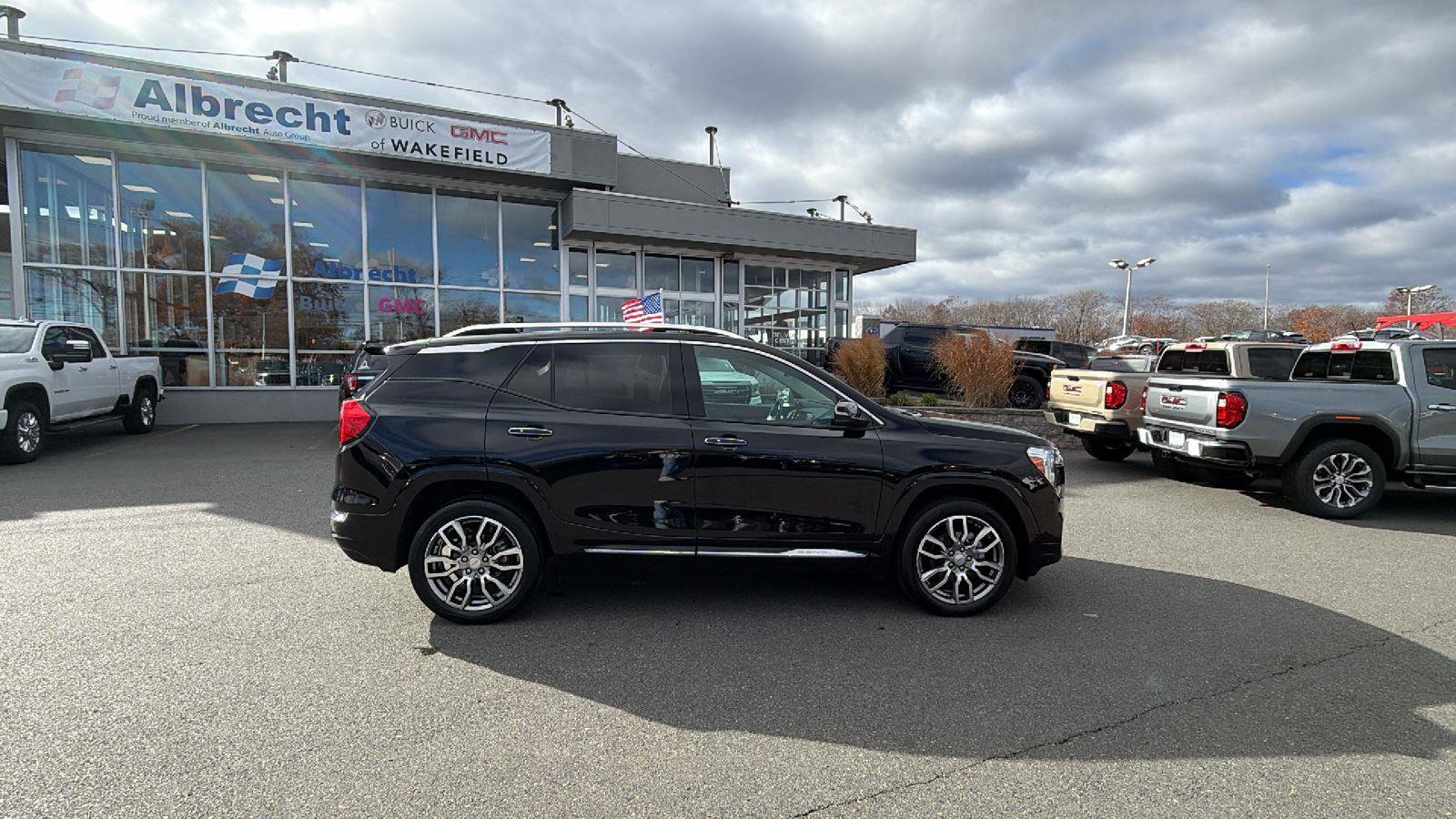 Used 2023 GMC Terrain Denali image 8