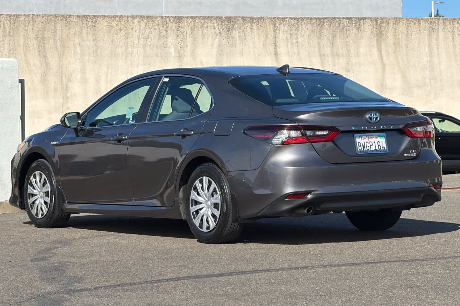 Used 2021 Toyota Camry LE FWD image 7