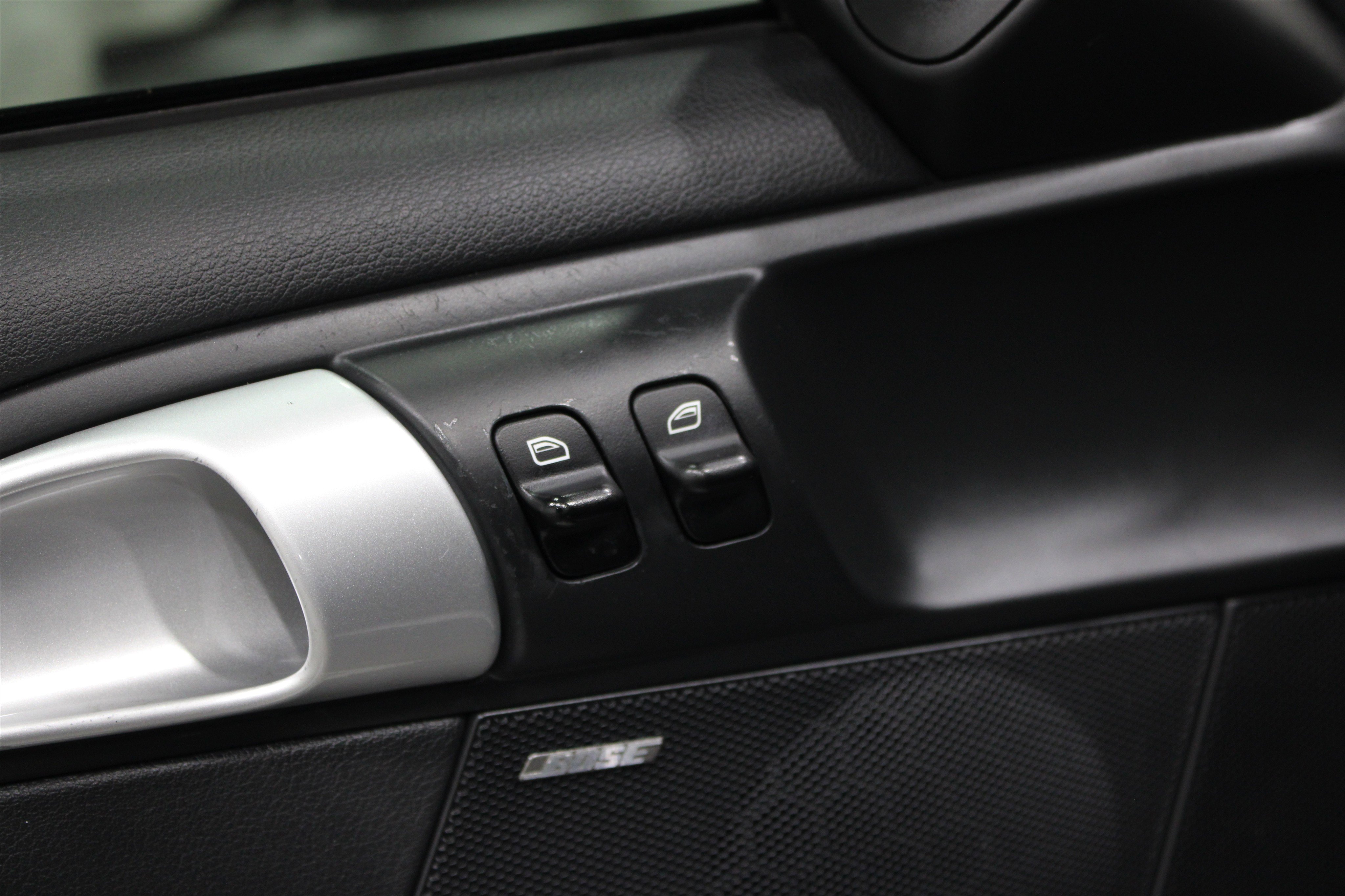 Used 2005 Porsche 911 Carrera RWD image 8