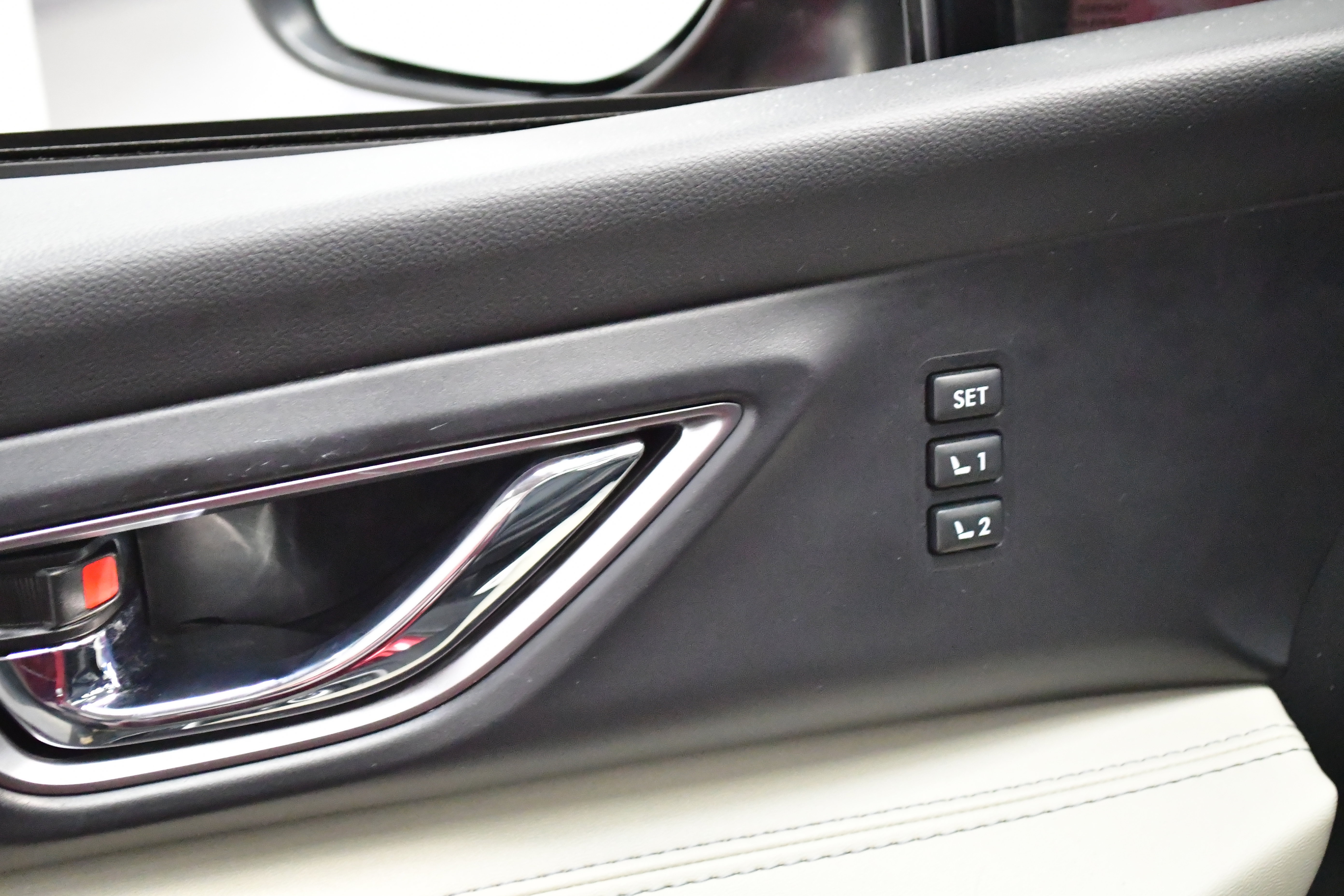 Used 2022 Subaru Ascent Limited w/ Technology Package image 31