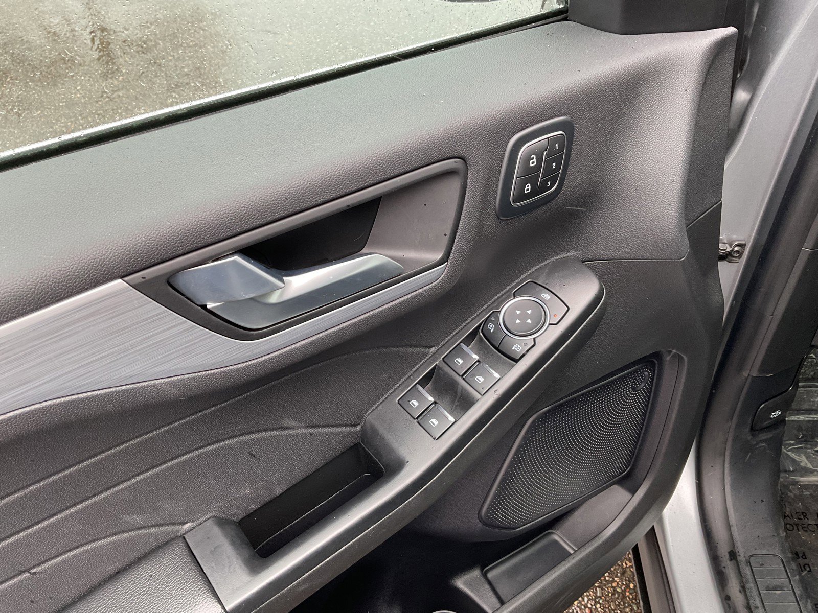 Used 2024 Ford Escape Platinum image 23