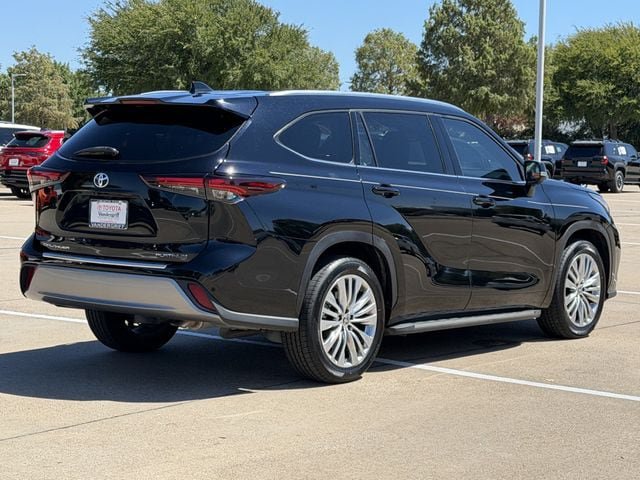 Used 2024 Toyota Highlander Platinum FWD image 4