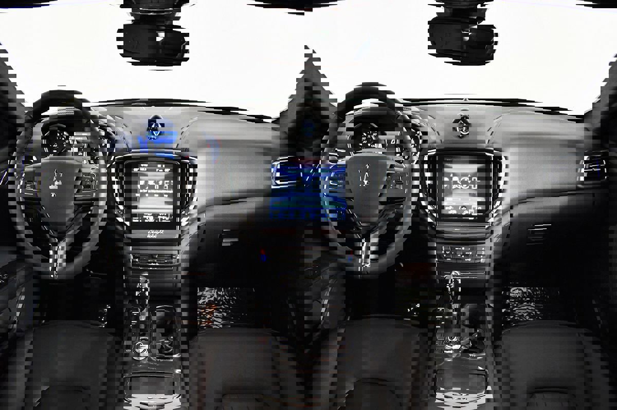 Used 2017 Maserati Ghibli image 56