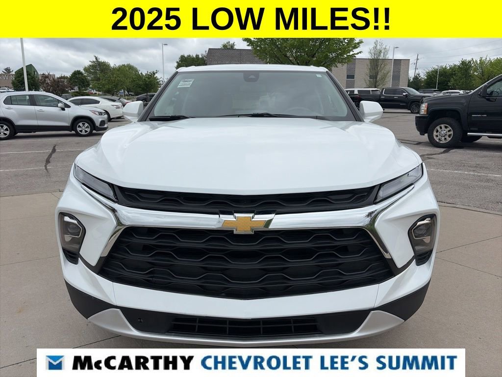 Used 2025 Chevrolet Blazer LT FWD image 3