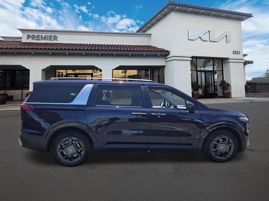 New 2026 Kia Carnival EX FWD image 9