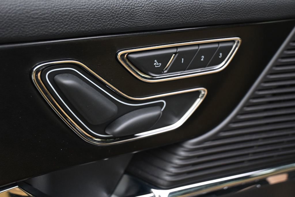 Certified 2022 Lincoln Corsair Reserve w/ Equipment Group 201A image 14