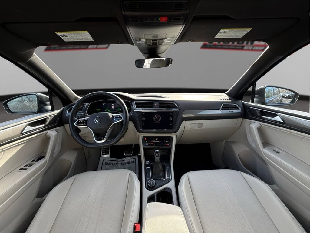 Used 2023 Volkswagen Tiguan SE R-Line image 29