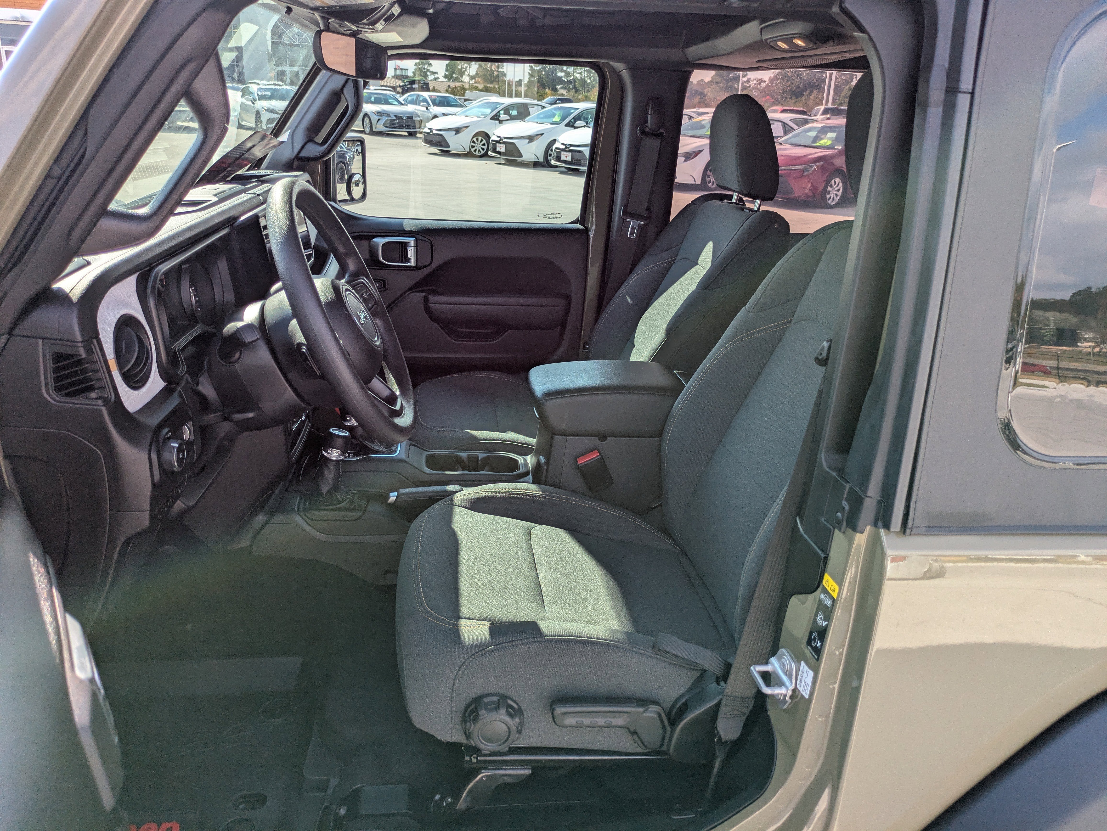 Used 2025 Jeep Wrangler Sport AWD/4WD image 11