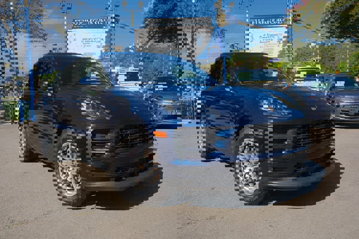 Used 2021 Porsche Macan image 3