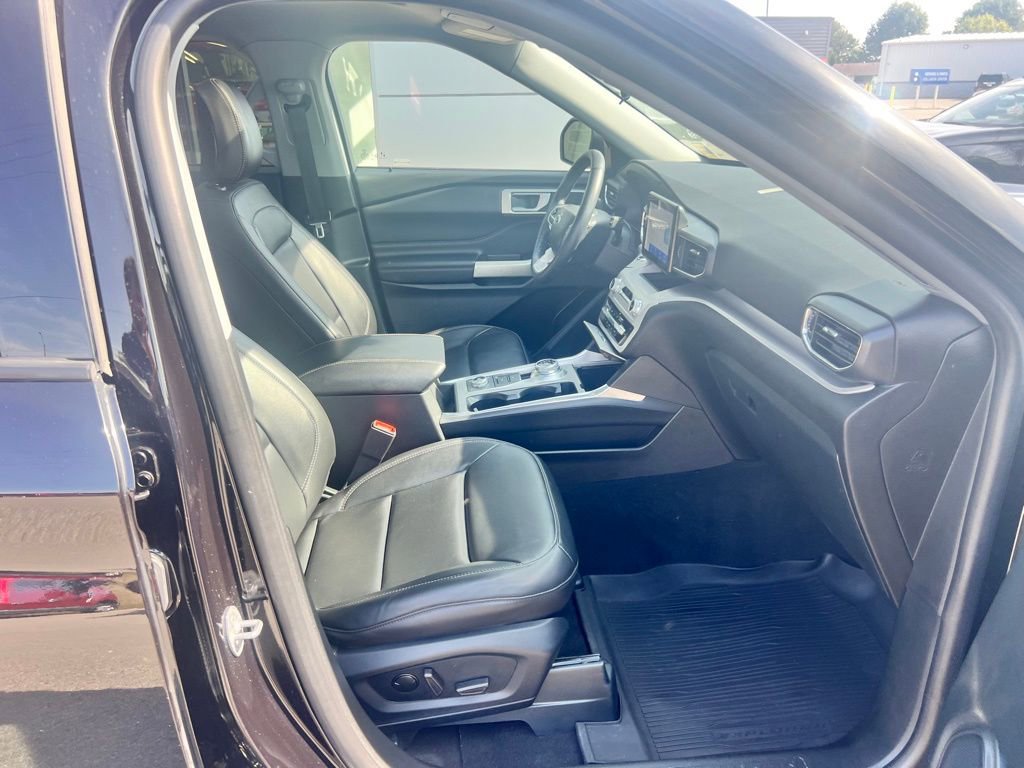 Used 2023 Ford Explorer XLT w/ Equipment Group 202A image 41