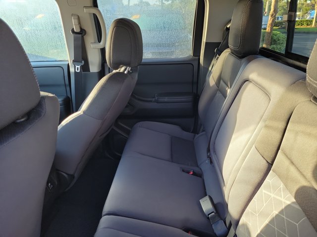 Used 2025 Nissan Frontier SV w/ SV Convenience Package RWD image 11